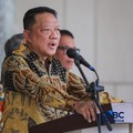 Jaksa Agung Muda Bidang Tindak Pidana Khusus (Jampidsus), Febrie Adriansyah menyampaikan keterangan saat konferesi pers di Gedung Jampidus, Kejaksaan Agung, Jakarta, Jumat (10/7/2026). (CNBC Indonesia/Faisal Rahman)