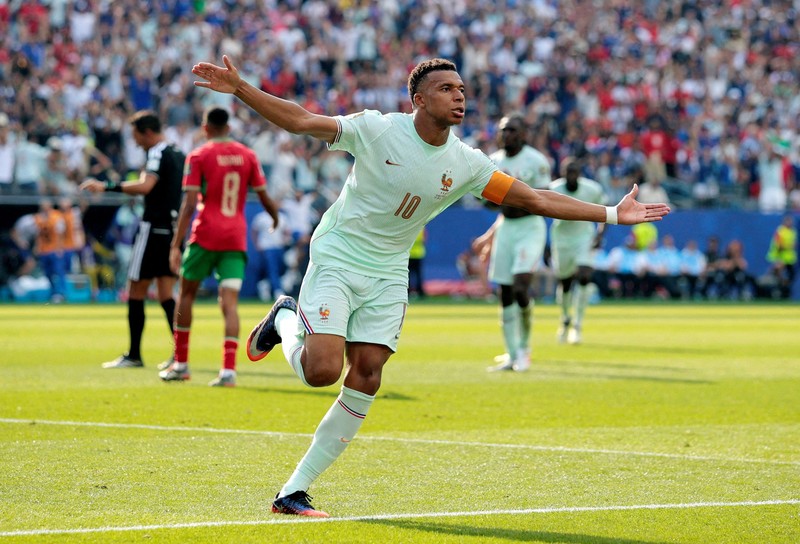 Kylian Mbappe merayakan kemenangan usai pertandingan yang memastikan Prancis lolos ke babak semifinal Piala Dunia FIFA 2026 setelah mengalahkan Maroko pada perempat final di Boston Stadium, Foxborough, Massachusetts, Amerika Serikat, Kamis (9/7/2026). (REUTERS/Paul Childs)