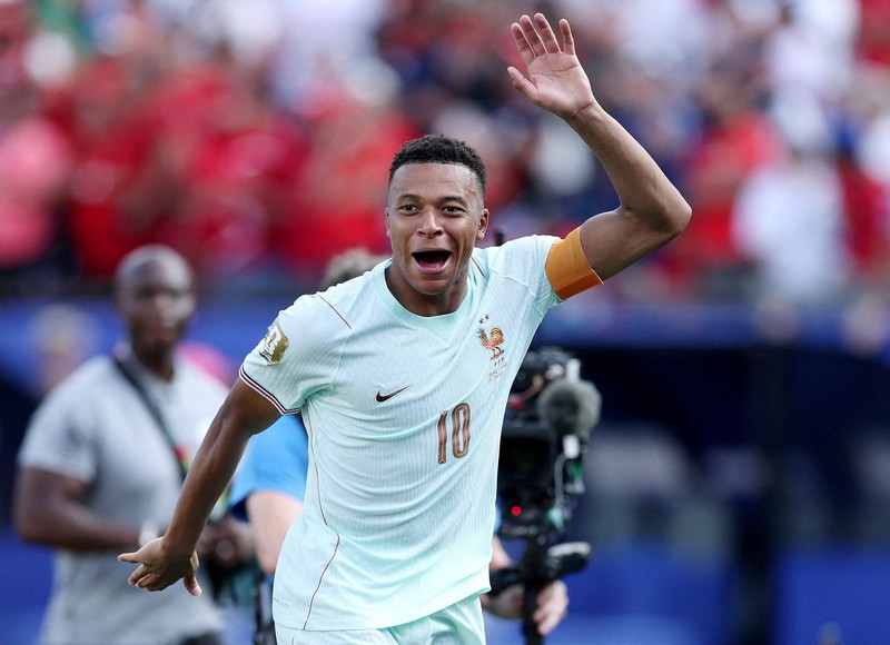 Kylian Mbappe merayakan kemenangan usai pertandingan yang memastikan Prancis lolos ke babak semifinal Piala Dunia FIFA 2026 setelah mengalahkan Maroko pada perempat final di Boston Stadium, Foxborough, Massachusetts, Amerika Serikat, Kamis (9/7/2026). (REUTERS/Paul Childs)