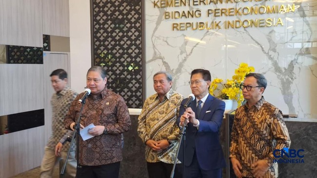 Airlangga Beberkan Proyek 100 GW hingga AI di Hadapan Puluhan Dubes