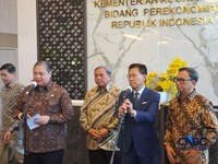 Menko Perekonomian, Airlangga Hartarto saat menyampaikan keterangan pers di Jakarta, Jumat (10/7/2026). (CNBC Indonesia/Robertus Andrianto Serin)