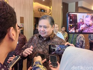 Airlangga Kasih PR ke Maman: Kredit UMKM Harus Tembus Rp 2.000 T
