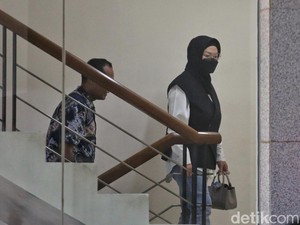 Harta Miliaran Rupiah Disita KPK dari Bupati Sukoharjo Etik Suryani