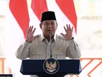 Foto: Presiden Prabowo Subianto menyampaikan sambutan jelang peresmian lima bendungan di Indonesia dari Kabupaten Lombok Barat, Provinsi Nusa Tenggara Barat, Jumat (10/7/2026). (Tangkapan Layar YouTube Sekretariat Presiden)