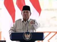Presiden Prabowo Subianto menyampaikan sambutan jelang peresmian 5 Bendungan di Indonesia, Lombok Barat, Jumat (10/7/2026). (Tangkapan Layar Youtube/Sekretariat Presiden)