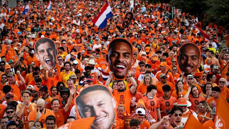 SOCCER-WORLDCUP/FANS