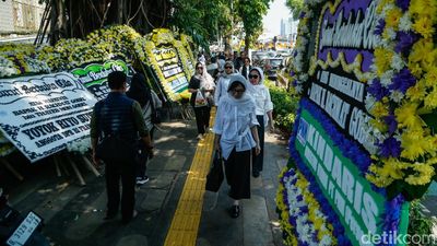 Suasana Rumah Duka Rachmat Gobel Dipenuhi Pelayat, Jokowi Hadir