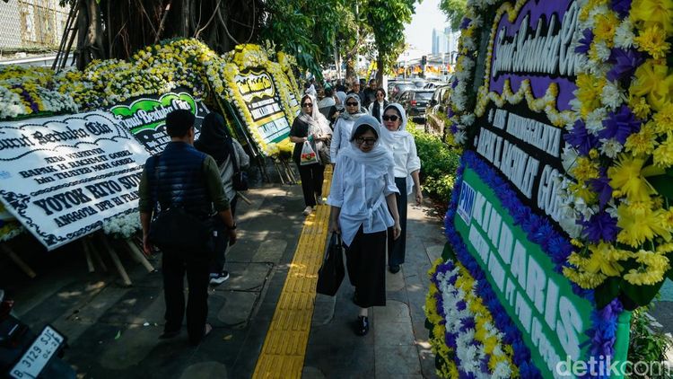 Suasana Rumah Duka Rachmat Gobel Dipenuhi Pelayat, Jokowi Hadir