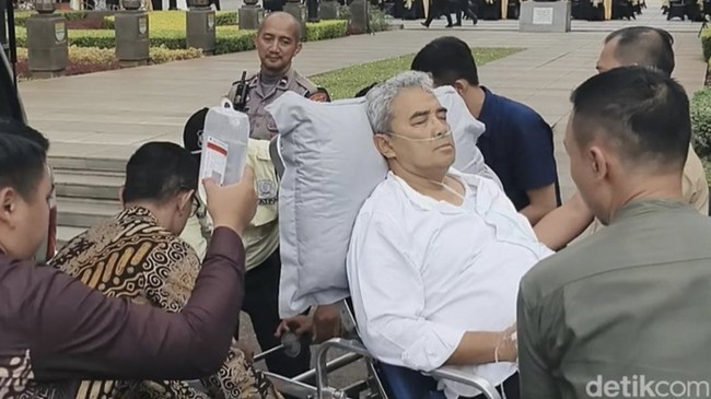 Wali Kota Bandung Dilarikan ke Rumah Sakit Jelang Rapat Paripurna DPRD