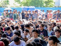 KBRI Phnom Penh memberikan bantuan kekonsuleran kepada sekitar 1.100 Warga Negara Indonesia (WNI) yang berada di fasilitas detensi Pemerintah Kamboja di Pochentong, Phnom Penh, Rabu (8/7/2026). (Dok. Kemlu)