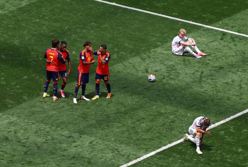Mikel Merino merayakan kemenangan usai pertandingan yang memastikan Spanyol lolos ke semifinal Piala Dunia FIFA 2026 setelah mengalahkan Belgia pada perempat final di Los Angeles Stadium, Inglewood, California, Amerika Serikat, Jumat (10/7/2026). (IMAGN IMAGES via Reuters/Jessie Alcheh)