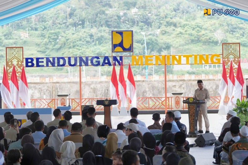 Presiden Prabowo Subianto meresmikan lima bendungan yang berlangsung di Bendungan Meninting, Kabupaten Lombok Barat, Nusa Tenggara Barat, Jumat (10/7/2026). (Dok. Kementerian PU)