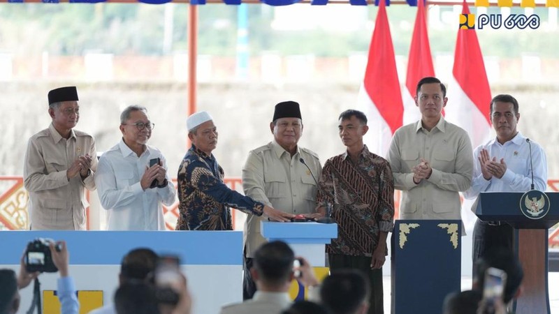 Presiden Prabowo Subianto meresmikan lima bendungan yang berlangsung di Bendungan Meninting, Kabupaten Lombok Barat, Nusa Tenggara Barat, Jumat (10/7/2026). (Dok. Kementerian PU)