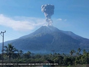 Gunung Lewotobi Laki-laki Erupsi 2 Kali, Tinggi Kolom Abu Capai 1.600 Meter