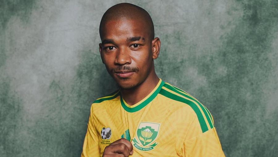 Gelandang muda Afrika Selatan, Jayden Adams, dikabarkan meninggal dunia pada usia 25 tahun pada Sabtu (11/7/2026). (Instagram/jaydenadams_23)
