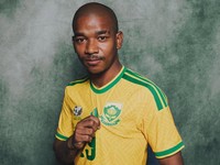 Gelandang muda Afrika Selatan, Jayden Adams, dikabarkan meninggal dunia pada usia 25 tahun pada Sabtu (11/7/2026). (Instagram/jaydenadams_23)