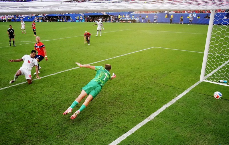 Jude Bellingham merayakan gol kedua Inggris dalam pertandingan perempat final Piala Dunia FIFA 2026 melawan Norwegia di Miami Stadium, Miami Gardens, Florida, Amerika Serikat, Sabtu (11/7/2026). (REUTERS/Mike Segar)