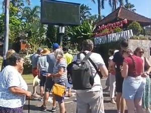Demam Piala Dunia di Bali, Puluhan Turis Asing Nobar Gratis Argentina Vs Swiss