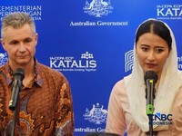 Asisten Menteri Luar Negeri dan Perdagangan Australia, Matt Thistlethwaite dan Wakil Menteri Perdagangan, Dyah Roro Esti Widya Putri dalam peluncuran Katalis 2.0 di Jakarta Selatan, Senin (13/7/2026). (CNBC Indonesia/Thea Fathanah Arbar)