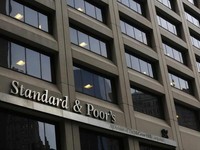 Gedung Standard & Poor's di distrik keuangan New York 5 Februari 2013. (REUTERS / Brendan McDermid/File Foto)