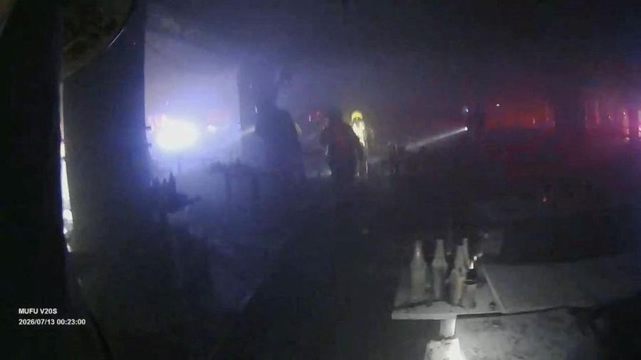 Sebanyak 27 orang tewas dalam kebakaran besar di sebuah bar di Bangkok, Thailand, pada Minggu (12/7/2026) malam waktu setempat. Selain puluhan korban tewas, puluhan orang lainnya juga terluka. (via REUTERS/BANGKOK RESCUE WORKERS GROUP)