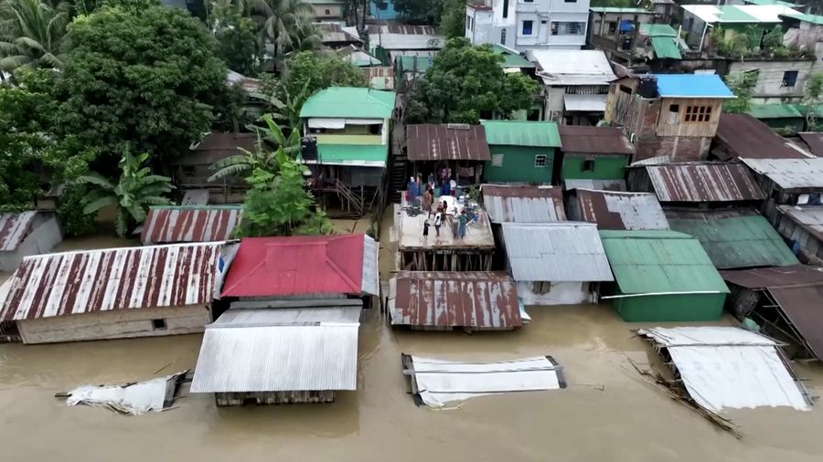 Sedikitnya 51 orang dilaporkan tewas akibat banjir dan tanah longsor yang melanda wilayah tenggara Bangladesh setelah hujan monsun deras mengguyur kawasan tersebut selama beberapa hari. (Tangkapan Layar Video Reuters/)