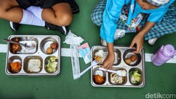 MBG Aktif Lagi Usai Libur Sekolah, BGN Sidak Distribusi di Sekolah-SPPG