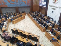 Badan Anggaran (Banggar) DPR RI menggelar rapat kerja dengan Kementerian Keuangan di Komplek Parlemen, Jakarta, Selasa (14/7/2026). (CNBC Indonesia/Robertus Andrianto Serin)