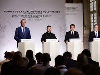 Kanselir Jerman Friedrich Merz, Presiden Ukraina Volodymyr Zelenskiy, Presiden Prancis Emmanuel Macron, dan Perdana Menteri Inggris Keir Starmer memberikan konferensi pers setelah KTT Koalisi Negara-Negara yang Bersedia tentang jaminan keamanan untuk