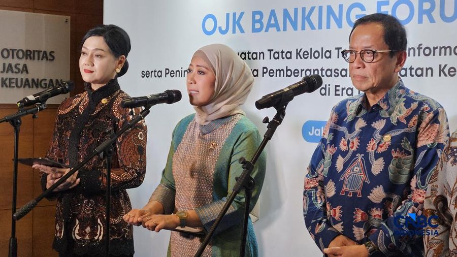 Menteri Komunikasi dan Digital (Menkomdigi) Meutya Hafid dalam acara OJK Banking Forum di Menara Radius Prawiro, Jakarta Pusat, Selasa (14/6/2026). (CNBC Indonesia/Intan Rakhmayanti)
