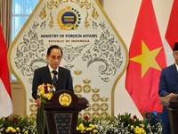 Menteri Luar Negeri RI Sugiono dan Menteri Luar Negeri Vietnam Lê Hoài Trung dalam Joint Commission on Bilateral Cooperation (JCBC) Indonesia-Vietnam di Gedung Pancasila, Jakarta Pusat, Selasa (14/7/2026). (CNBC Indonesia/Thea Fathanah Arbar)