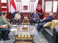 Menteri Pertahanan Indonesia Sjafrie Sjamsoeddin menerima kunjungan Duta Besar Finlandia untuk Indonesia H.E. Pekka Kaihilahti di Kantor Kementerian Pertahanan RI, Jakarta, Selasa, (14/7/2026). (Instagram/sjafrie.sjamsoeddin)