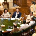 Presiden Prabowo Subianto menerima Ketua Dewan Ekonomi Nasional (DEN), Luhut Binsar Pandjaitan, beserta jajaran Dewan Ekonomi Nasional di kediaman Hambalang, Bogor, Jawa Barat, pada Selasa petang, 14 Juli 2026. (Instagram/sekretariat.kabinet)