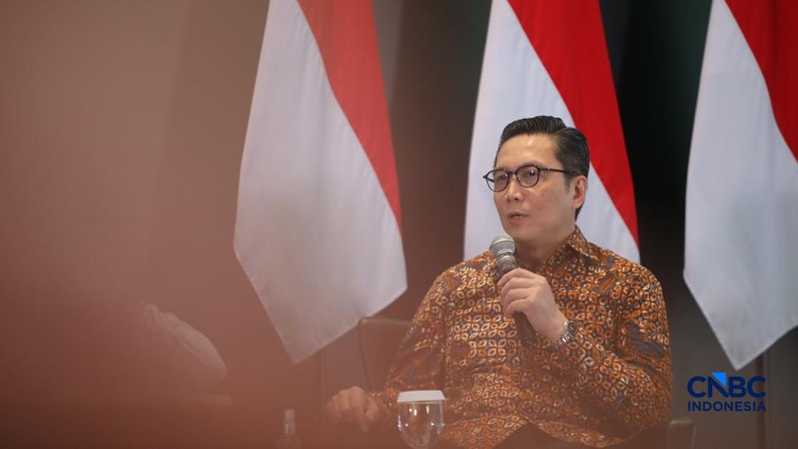 Direktur Utama Bursa Efek Indonesia, Jeffrey Hendrik saat menyampaikan pemaparan dalam Investment Forum 2026 di Bursa Efek Indonesia (BEI), Jakarta, Rabu (15/7/2026). (CNBC Indonesia/Faisal Rahman)