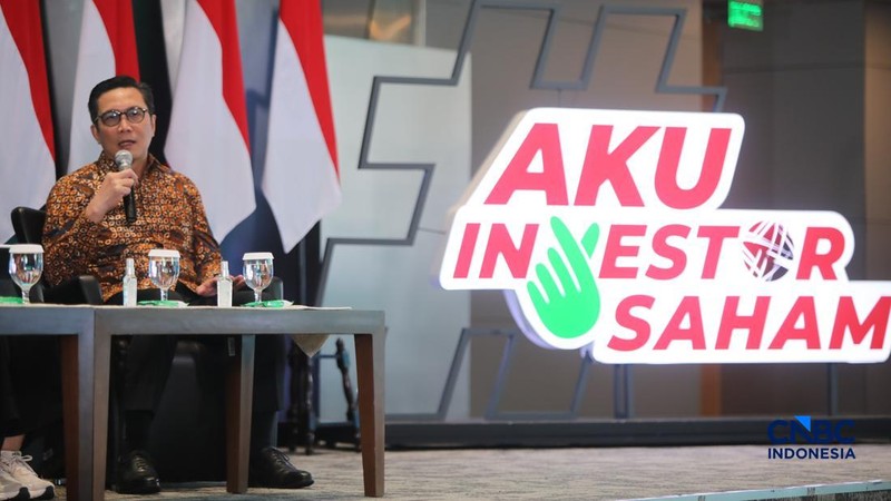 Direktur Utama Bursa Efek Indonesia, Jeffrey Hendrik saat menyampaikan pemaparan dalam Investment Forum 2026 di Bursa Efek Indonesia (BEI), Jakarta, Rabu (15/7/2026).