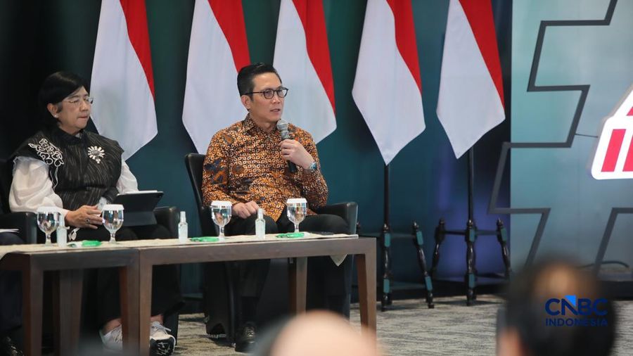 Direktur Utama Bursa Efek Indonesia, Jeffrey Hendrik saat menyampaikan pemaparan dalam Investment Forum 2026 di Bursa Efek Indonesia (BEI), Jakarta, Rabu (15/7/2026). (CNBC Indonesia/Faisal Rahman)