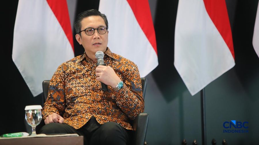 Direktur Utama Bursa Efek Indonesia, Jeffrey Hendrik saat menyampaikan pemaparan dalam Investment Forum 2026 di Bursa Efek Indonesia (BEI), Jakarta, Rabu (15/7/2026). (CNBC Indonesia/Faisal Rahman)