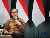 Direktur Utama Bursa Efek Indonesia, Jeffrey Hendrik saat menyampaikan pemaparan dalam Investment Forum 2026 di Bursa Efek Indonesia (BEI), Jakarta, Rabu (15/7/2026). (CNBC Indonesia/Faisal Rahman)