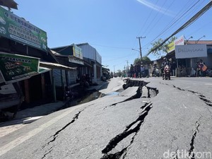 Dinas PUPR Kalsel Mulai Perbaiki Jalan Amblas Banjarmasin Hari Ini