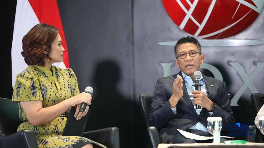 Ketua Komisi XI DPR RI, Mukhamad Misbakhun saat menyampaikan pemaparan dalam Investment Forum 2026 di Bursa Efek Indonesia (BEI), Jakarta, Rabu (15/7/2026). (CNBC Indonesia/Faisal Rahman)