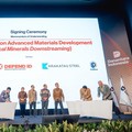 Penandatanganan nota kesepahaman pengembangan material maju (critical minerals downstreaming) antara PT Mineral Industri Indonesia (Persero), PT LEN Industri (Persero), PT Krakatau Steel (Persero) Tbk dan PT Perminas (Persero). (Dok. Danantara)