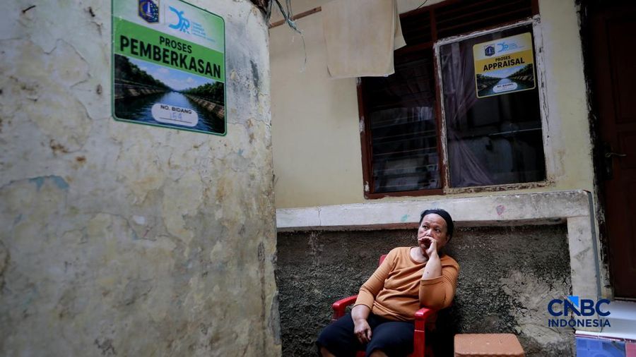 Sejumlah rumah di RW 03, Kelurahan Cawang, Kramat Jati, Jakarta Timur, mulai dibongkar pada Rabu (15/7/2026), sebagai bagian dari proyek normalisasi Kali Ciliwung. Pembongkaran ini menjadi tahapan awal upaya Pemerintah Provinsi DKI Jakarta mempercepa
