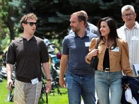 Chief Operating Officer Meta, Javier Olivan, profesional bisnis Meta dan mantan Chief Financial Officer, David Wehner, CEO Meta, Mark Zuckerberg, dan Presiden sekaligus Wakil Ketua Meta, Dina Powell McCormick, menghadiri Konferensi Media dan Teknolog