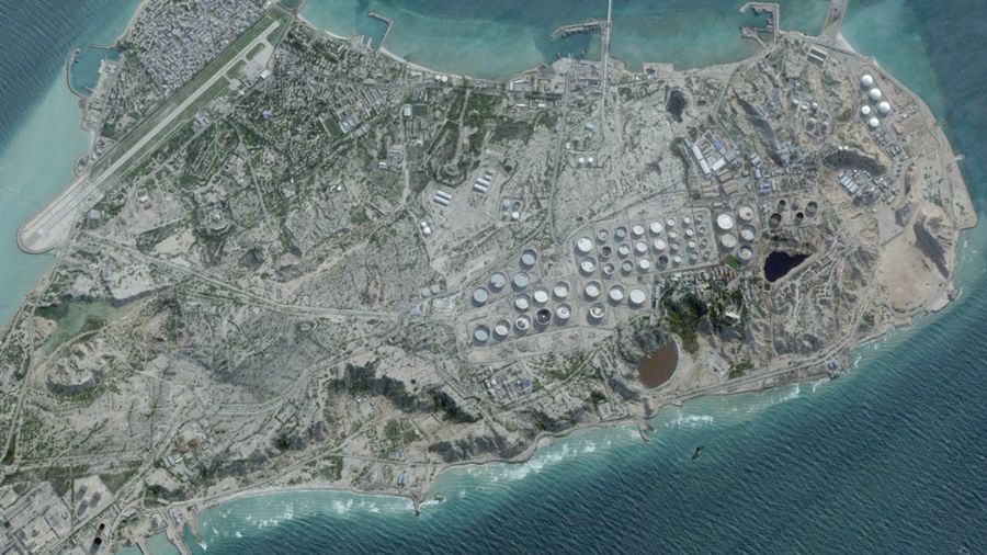 Fasilitas Minyak di Pulau Kharg, Iran. (Tangkapan Layar Video Reuters/2026 PLANET LABS PBC / GOOGLE EARTH / WANA)