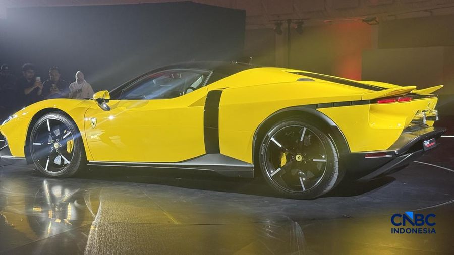 Ferrari resmi memperkenalkan mahakarya terbarunya, Ferrari 849 Testarossa dalam Premiere Peluncuran Ferrari 849 Testarossa di kawasan Pantai Indah Kapuk, Kamis (16/7/2026). (CNBC Indonesia/Lynda Hasibuan)