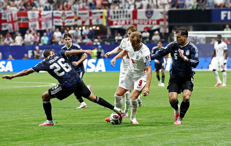 Lionel Messi merayakan kemenangan usai Argentina memastikan lolos ke final Piala Dunia FIFA 2026 setelah mengalahkan Inggris pada laga semifinal di Atlanta Stadium, Atlanta, Georgia, Amerika Serikat, Rabu (15/7/2026). (REUTERS/Dylan Martinez)