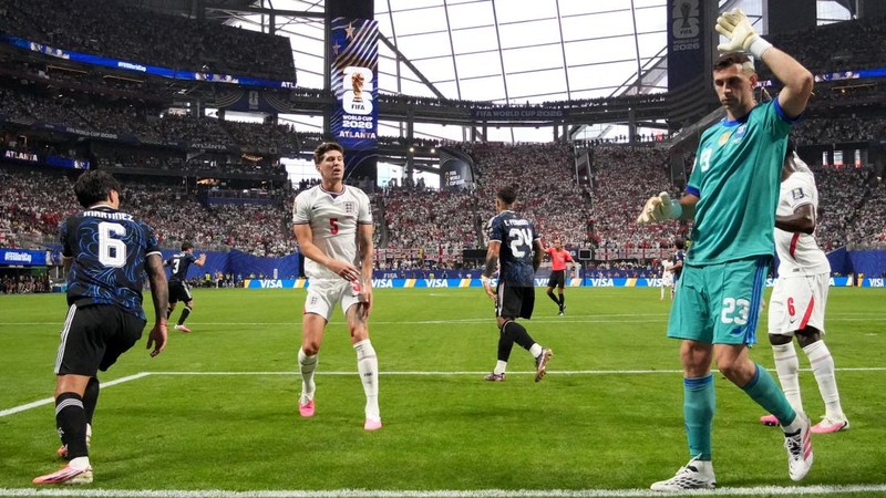 John Stones bereaksi usai gagal memanfaatkan peluang melalui sundulan dalam pertandingan semifinal Piala Dunia FIFA 2026 antara Inggris dan Argentina di Atlanta Stadium, Atlanta, Georgia, Amerika Serikat, Rabu (15/7/2026).