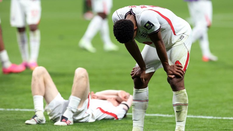 Jude Bellingham tampak kecewa usai Inggris tersingkir dari Piala Dunia FIFA 2026 setelah kalah dari Argentina pada laga semifinal di Atlanta Stadium, Atlanta, Georgia, Amerika Serikat, Rabu (15/7/2026).