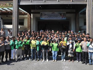 Jaga Kamtibmas, Kapolri Perkuat Sinergi dengan Pecalang-Komunitas Ojol di Bali