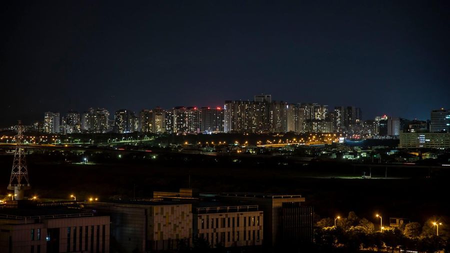 Kota Pyongyang, Korea utara saat malam hari. (Dok. Pexels)
